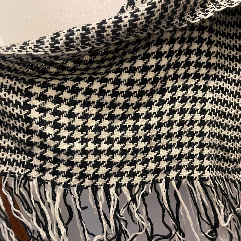 Black and White Houndstooth Scarf